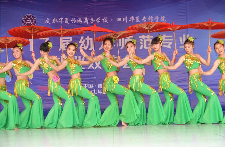毕业双选会学生才艺展示