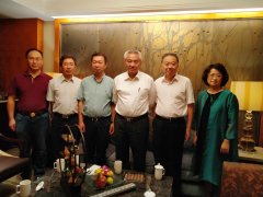 李映龙校长向全国政协副主席邵鸿汇报职业教育