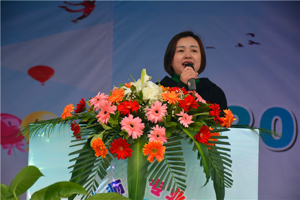 邛崃美国迪恩捷双语幼儿园园长何萍