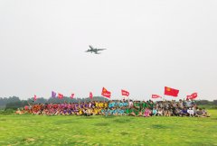 成都市浩源学校学生打卡双流区空港花田