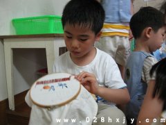 成都幼师学校蒙台梭利数学促进幼儿思维发展